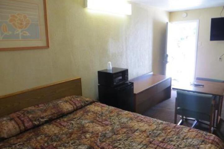 Economy Inn Fort Dodge - thumb 6