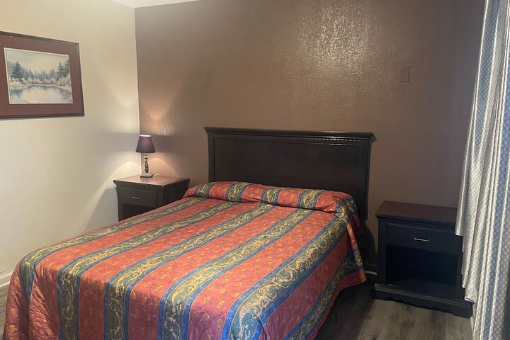 Colton Motel - thumb 1