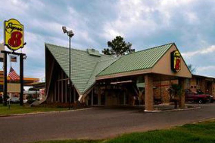 Super 8 Alexandria Macarthur Dr. - thumb 0