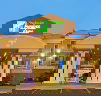 Holiday Inn Express  Suites Alexandria an IHG Hotel - Accommodation Missouri