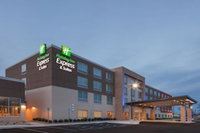 Holiday Inn Express and Suites Detroit/Sterling Heights an IHG Hotel
