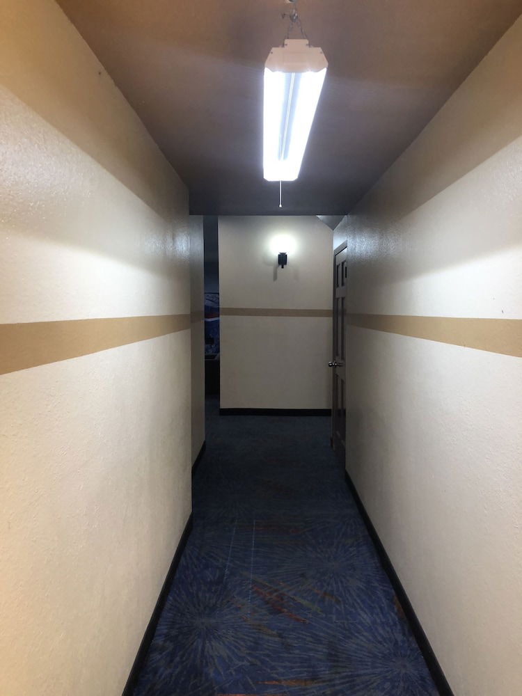 Sunset Motel - thumb 0