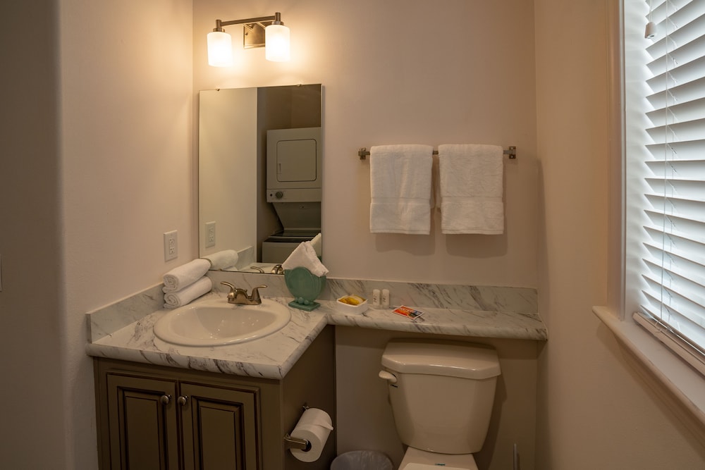 Rainbow Village Of Largo - thumb 5