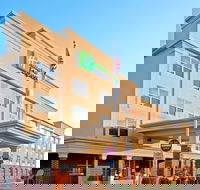 Holiday Inn Express Woodbridge an IHG Hotel - Accommodation Missouri