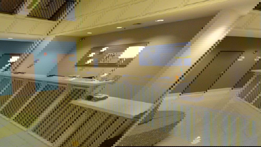 Holiday Inn Express Kansas City-Bonner Springs, An IHG Hotel - thumb 3