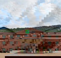 Holiday Inn Exp Chester WV an IHG Hotel - Accommodation Missouri