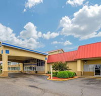 Econo Lodge Inn  Suites Triadelphia - Wheeling - Accommodation Missouri