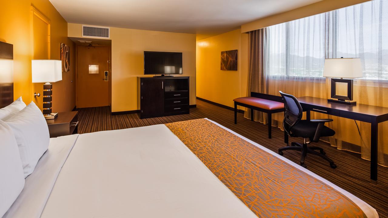 Best Western The Plaza Hotel - Free Breakfast - thumb 2