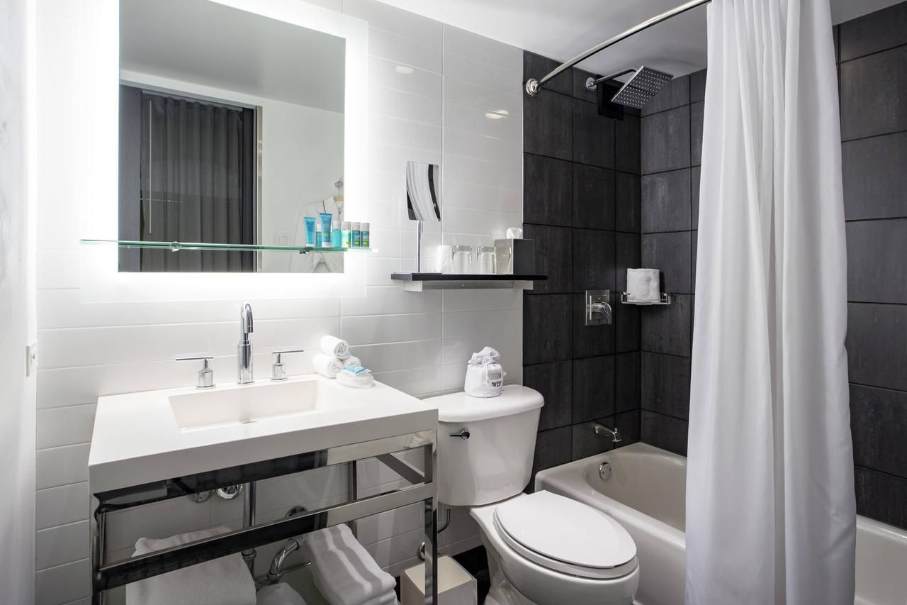 W Chicago - Lakeshore - thumb 19