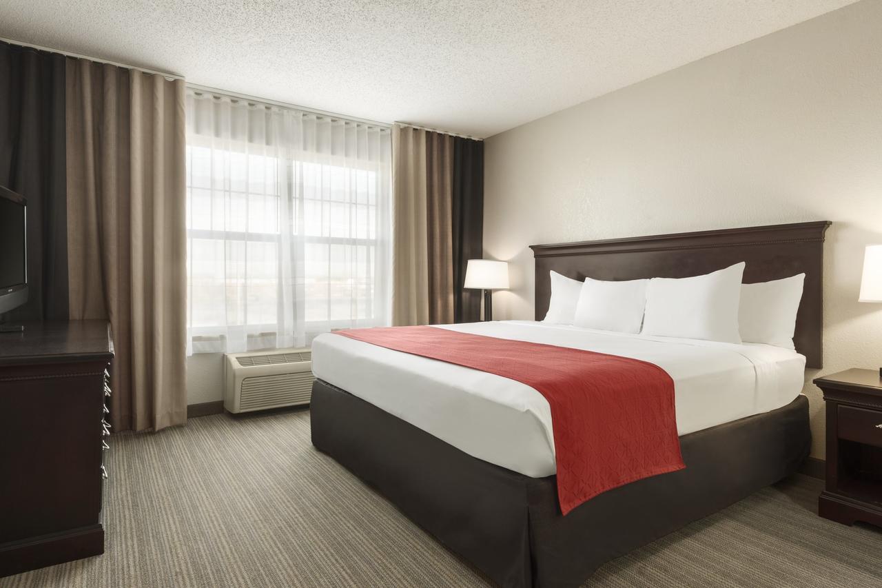 Country Inn & Suites By Radisson, Kansas City At Village West, KS - thumb 8