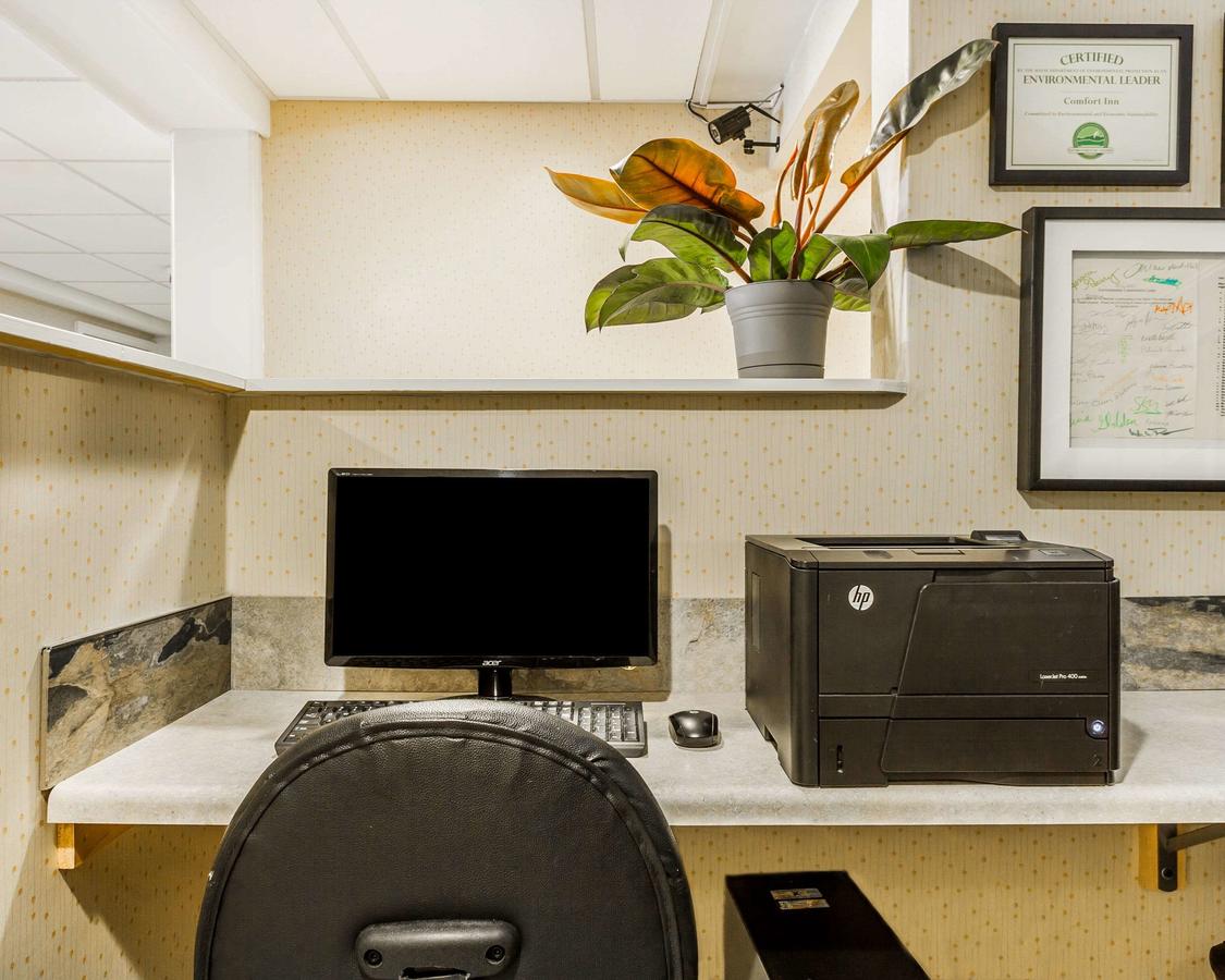 Comfort Inn Airport - thumb 7