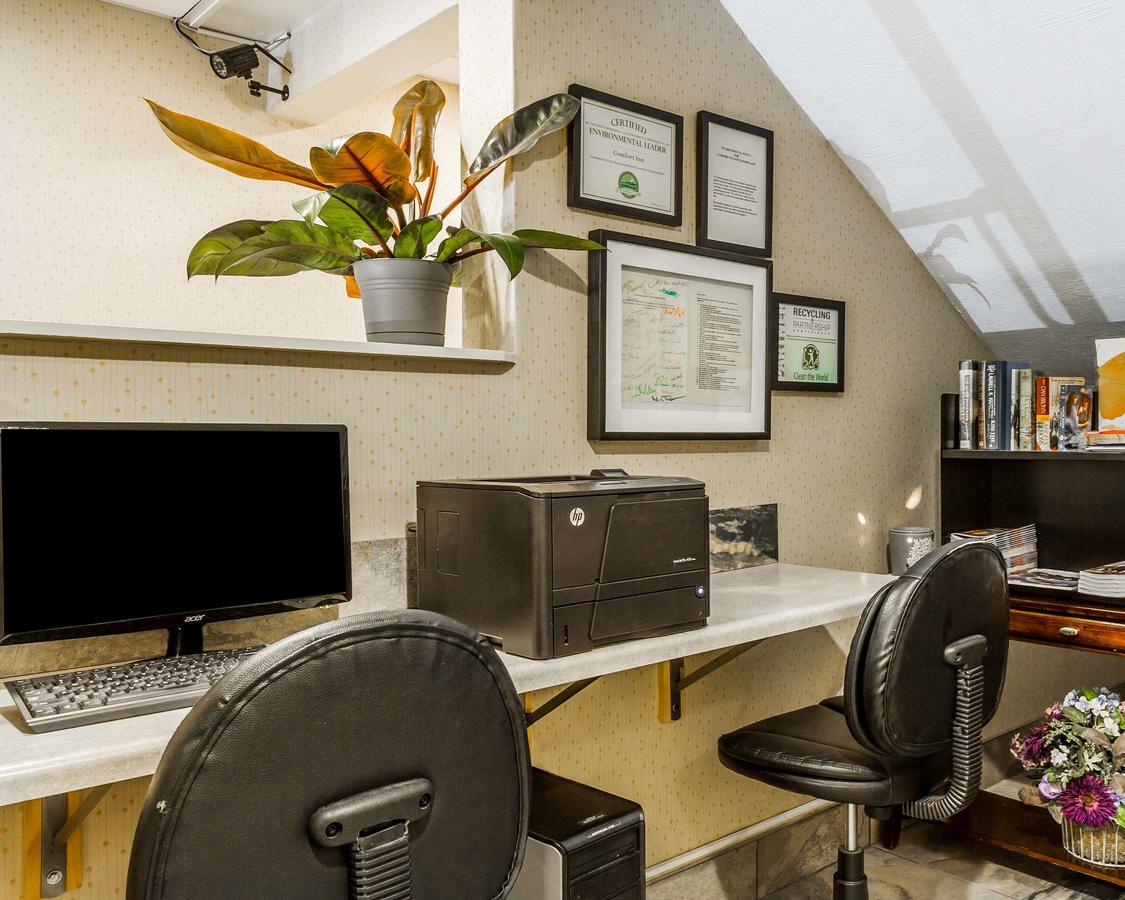 Comfort Inn Airport - thumb 2