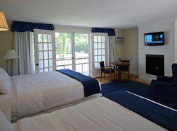 Colonial Inn Harbor Springs