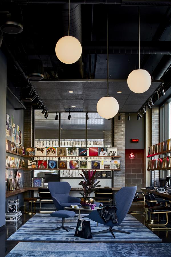 MOXY Minneapolis Uptown - thumb 3