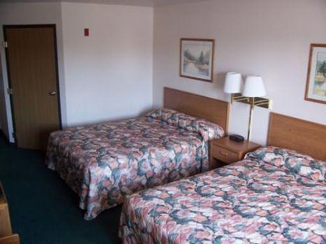 Budget Host Inn & Suites North Branch - thumb 2