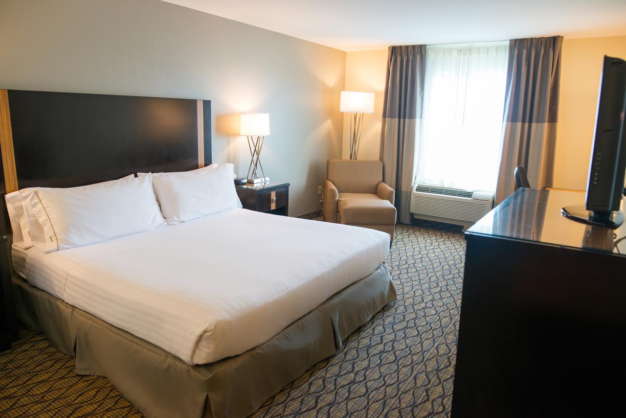 Holiday Inn Express Hotel & Suites Chanhassen - thumb 26