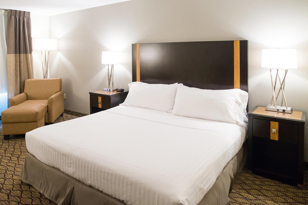 Holiday Inn Express Hotel & Suites Chanhassen - thumb 31