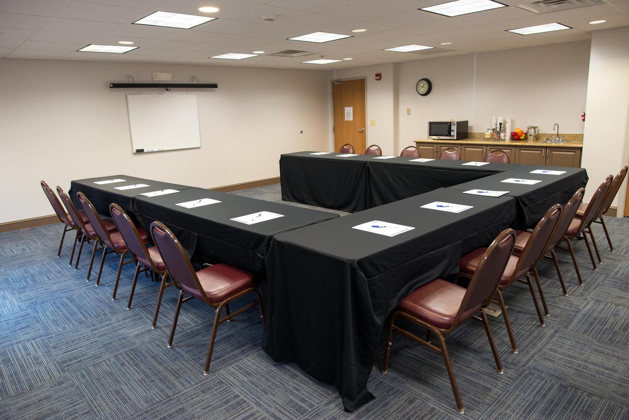 Holiday Inn Express Hotel & Suites Chanhassen - thumb 4