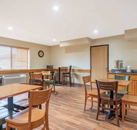 AmericInn by Wyndham Rogers - Accommodation Missouri