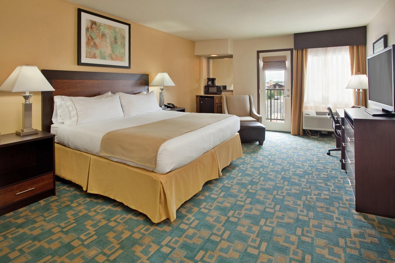 Holiday Inn Express Hotel & Suites Branson 76 Central - thumb 12