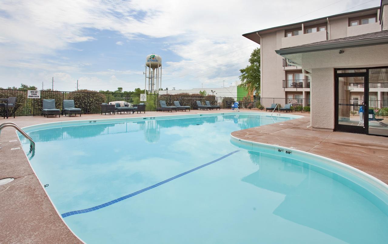 Holiday Inn Express Hotel & Suites Branson 76 Central - thumb 10
