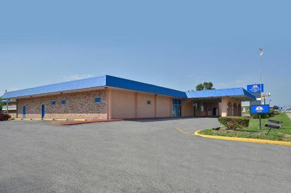 Americas Best Value Inn & Suites Kansas City - thumb 2