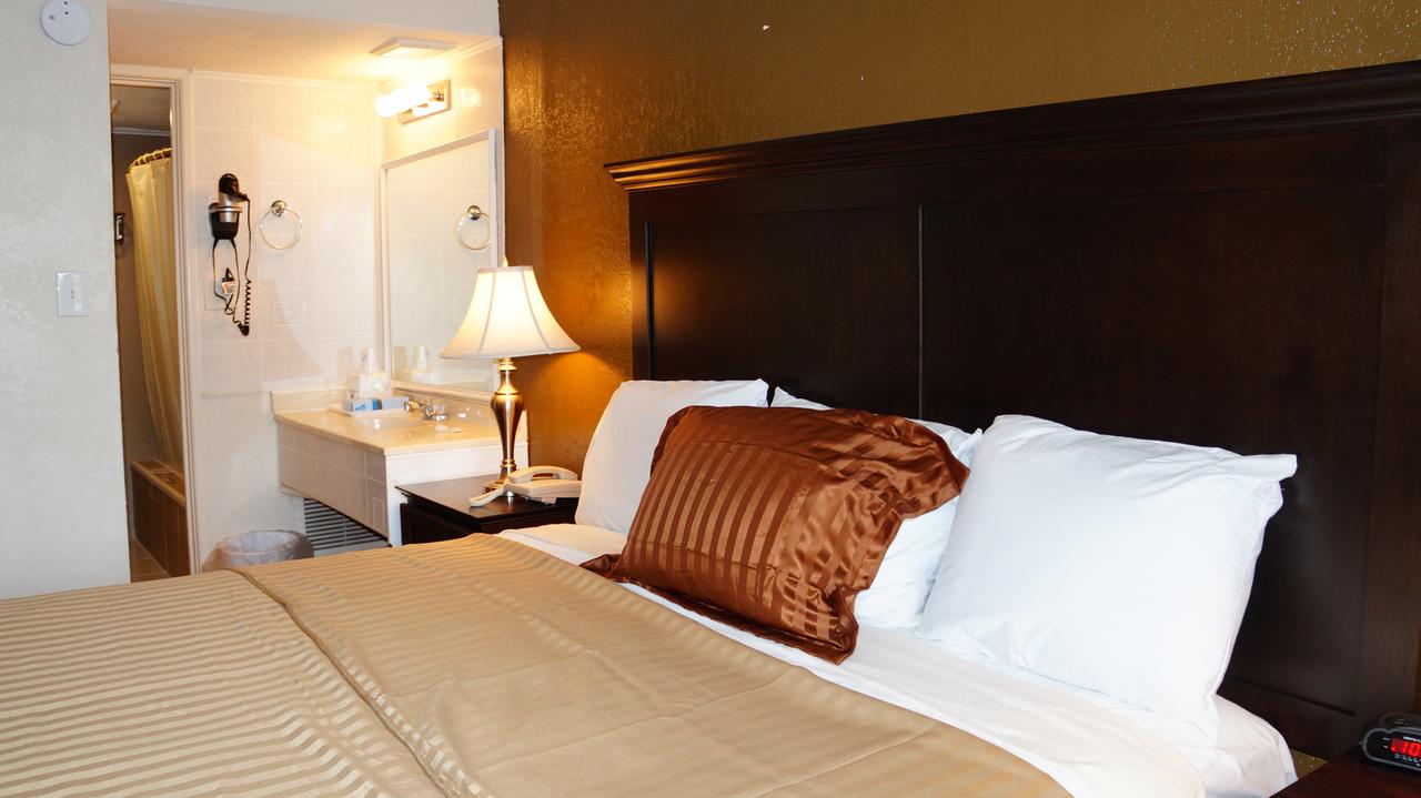 Americas Best Value Inn & Suites Kansas City - thumb 0