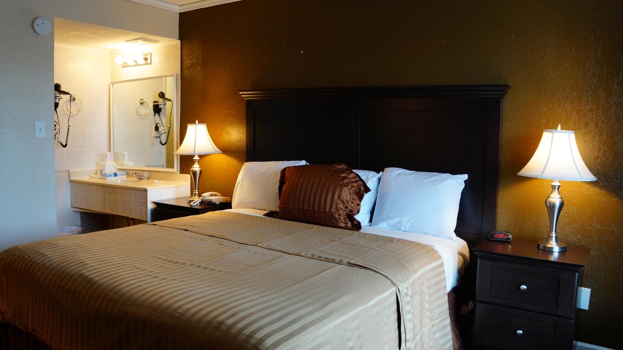 Americas Best Value Inn & Suites Kansas City - thumb 4