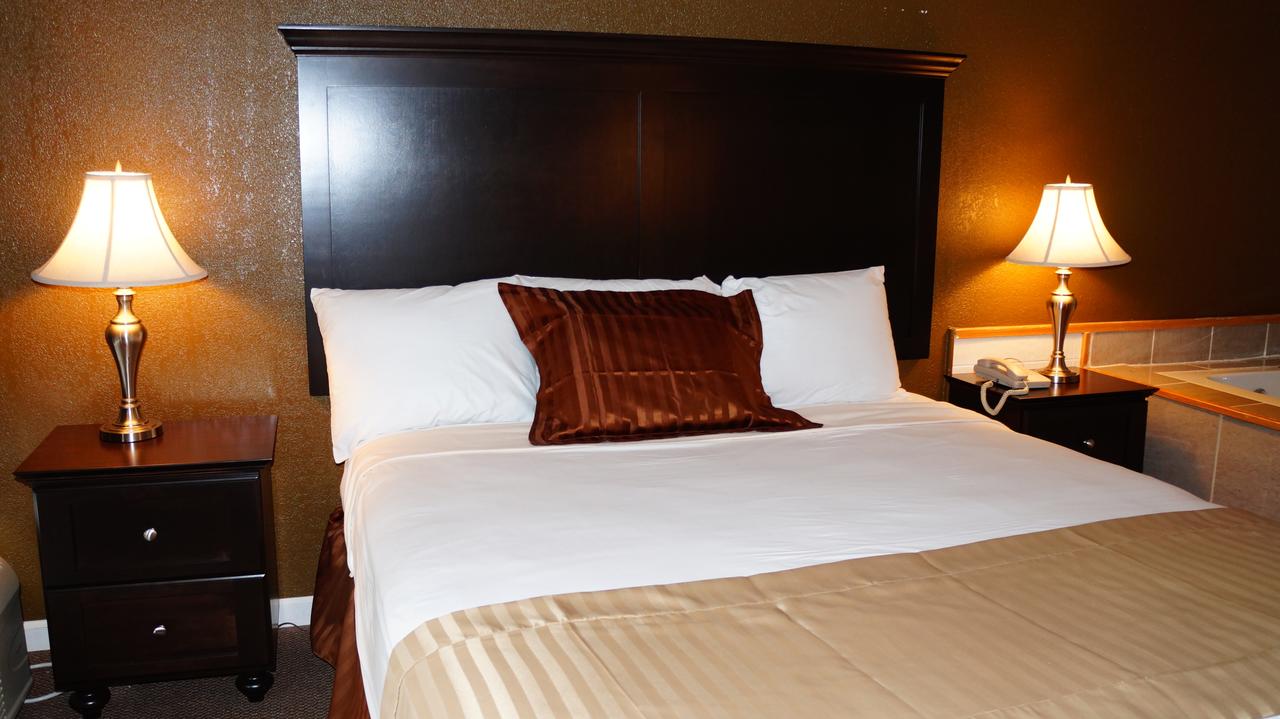 Americas Best Value Inn & Suites Kansas City - thumb 1