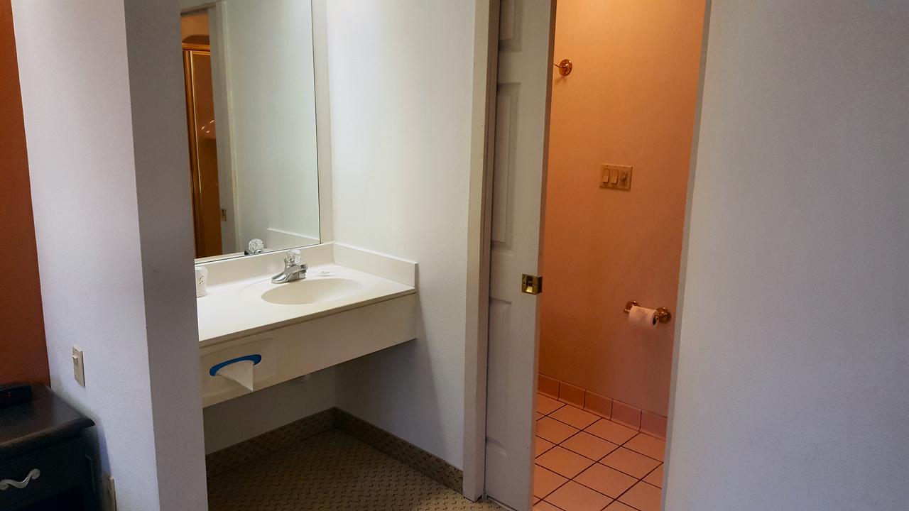 Night's Stay Inn - thumb 29