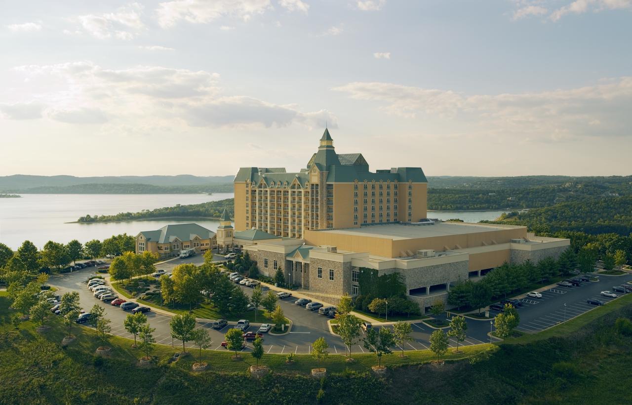 Chateau On The Lake Resort Spa - thumb 3