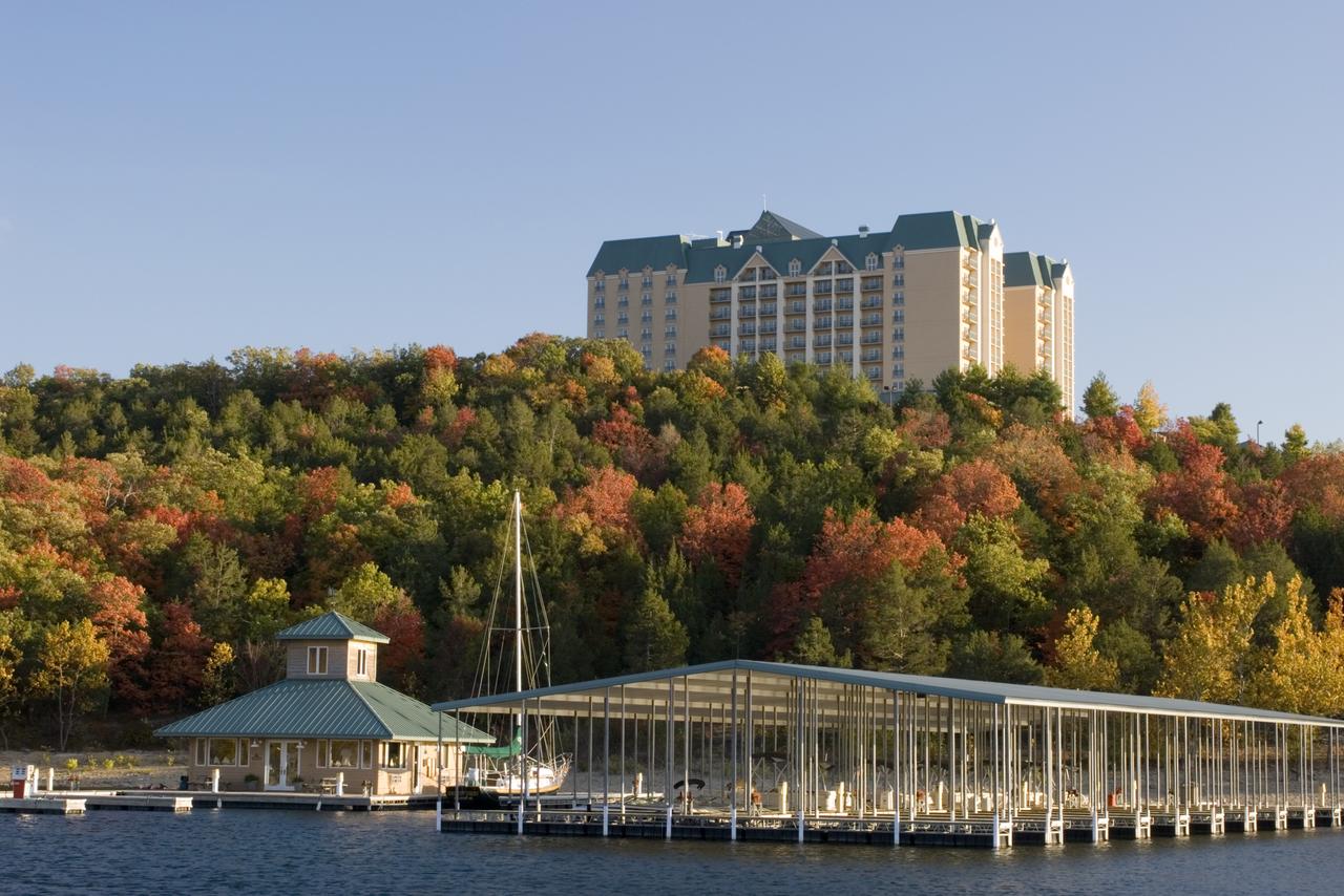 Chateau On The Lake Resort Spa - thumb 1