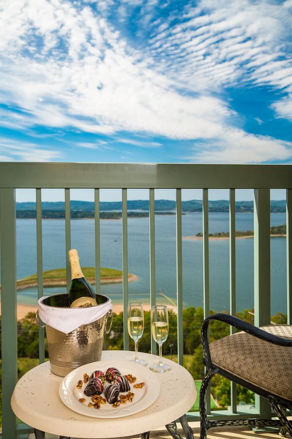 Chateau On The Lake Resort Spa - thumb 14