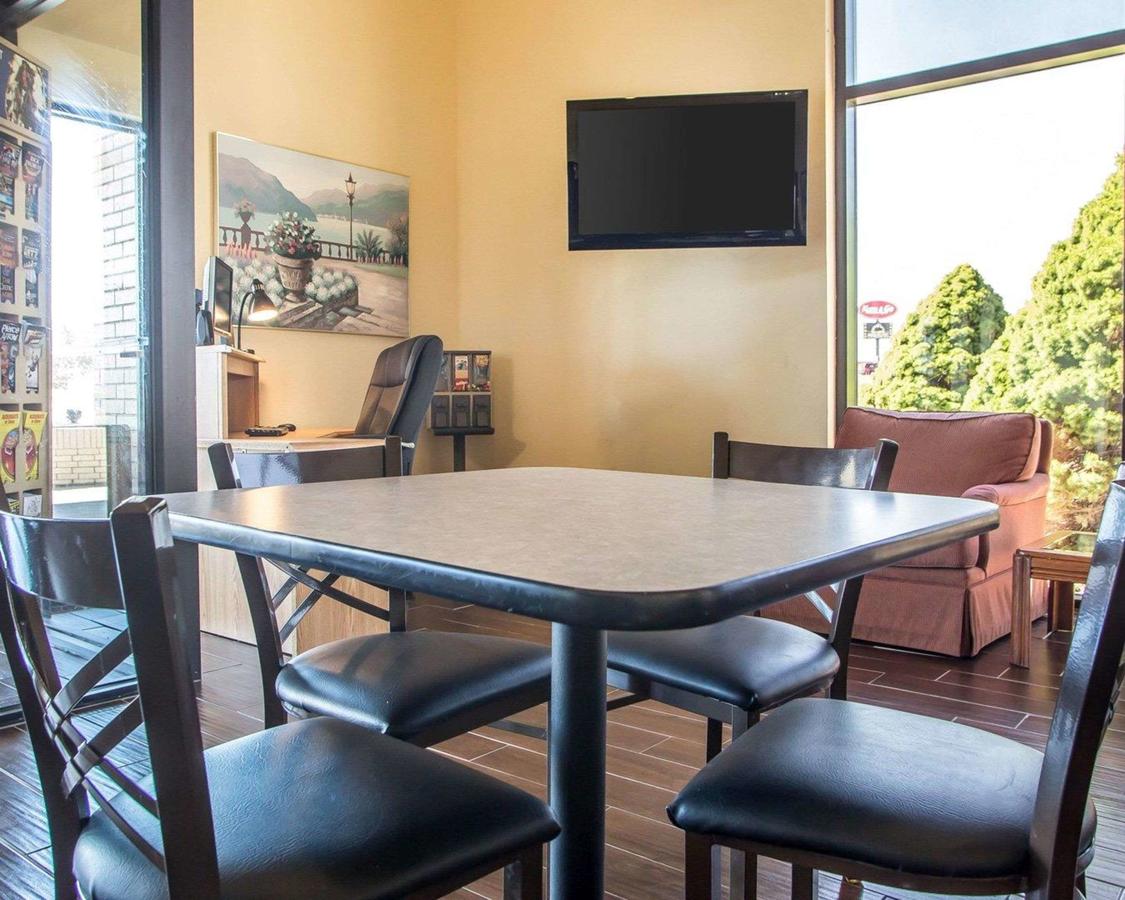 Econo Lodge Saint Robert - thumb 5