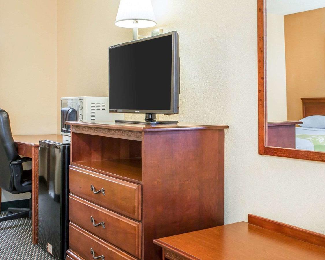 Econo Lodge Saint Robert - thumb 8