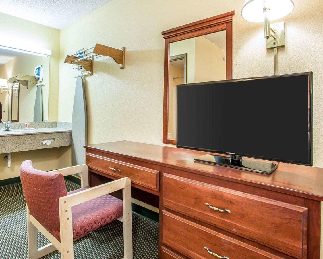 Econo Lodge Saint Robert - thumb 26