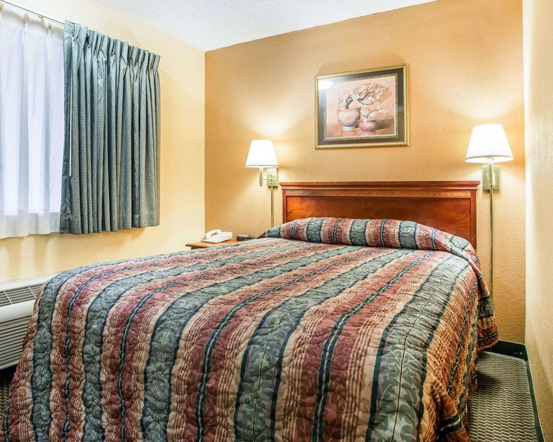 Econo Lodge Saint Robert - thumb 4