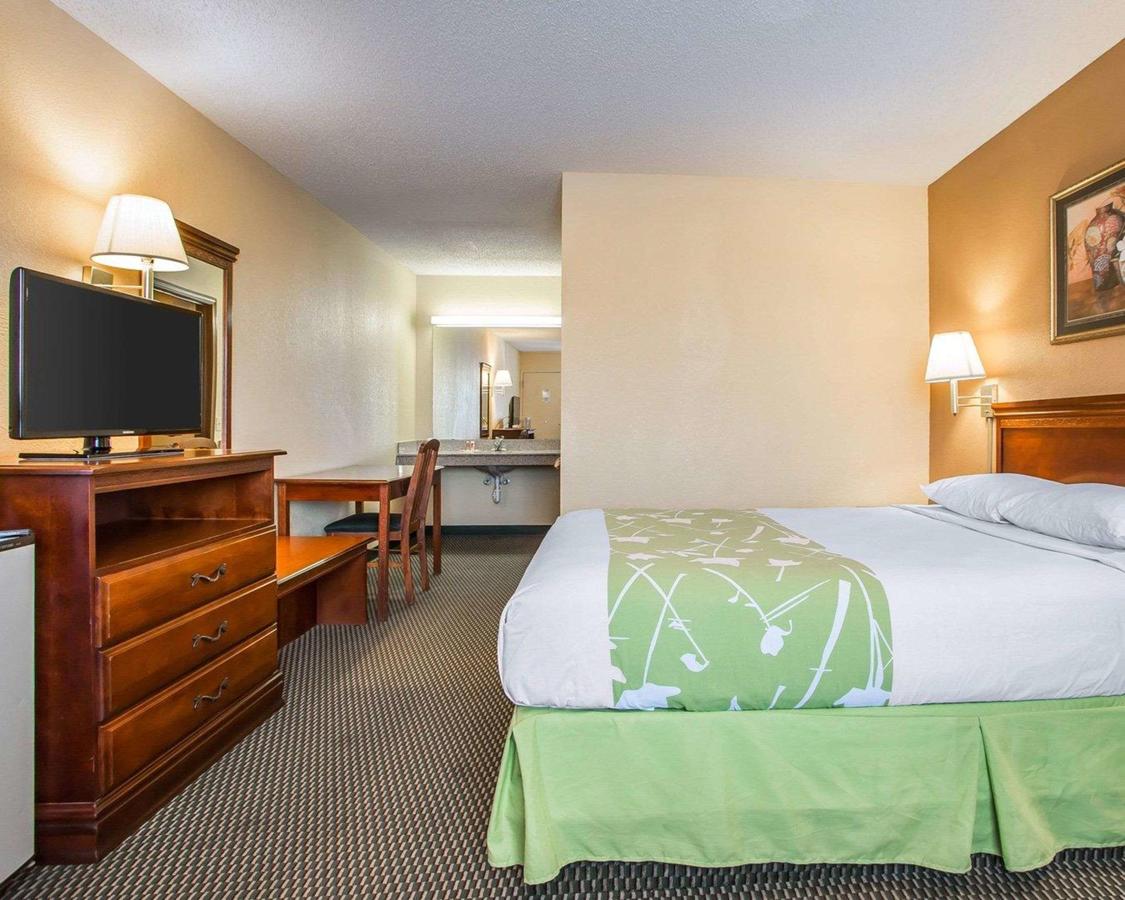 Econo Lodge Saint Robert - thumb 25