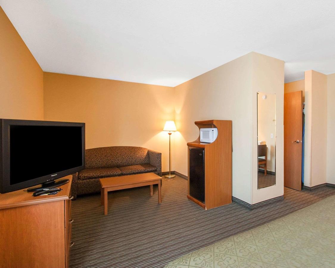 Quality Inn Joplin - thumb 20