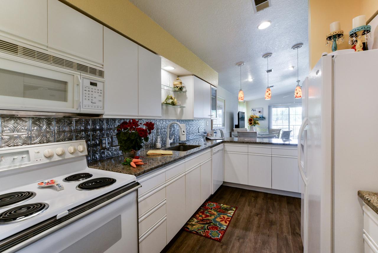 Nestled Inn - Premier Penthouse Resort Condo - thumb 9