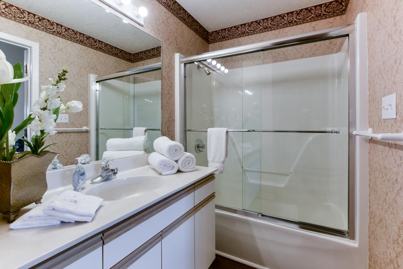 Nestled Inn - Premier Penthouse Resort Condo - thumb 23