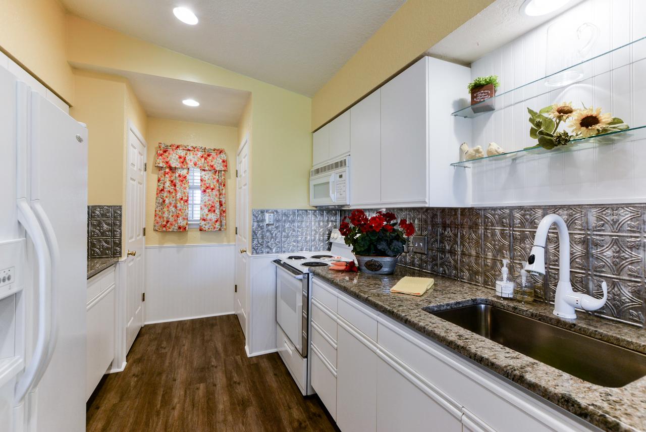 Nestled Inn - Premier Penthouse Resort Condo - thumb 7