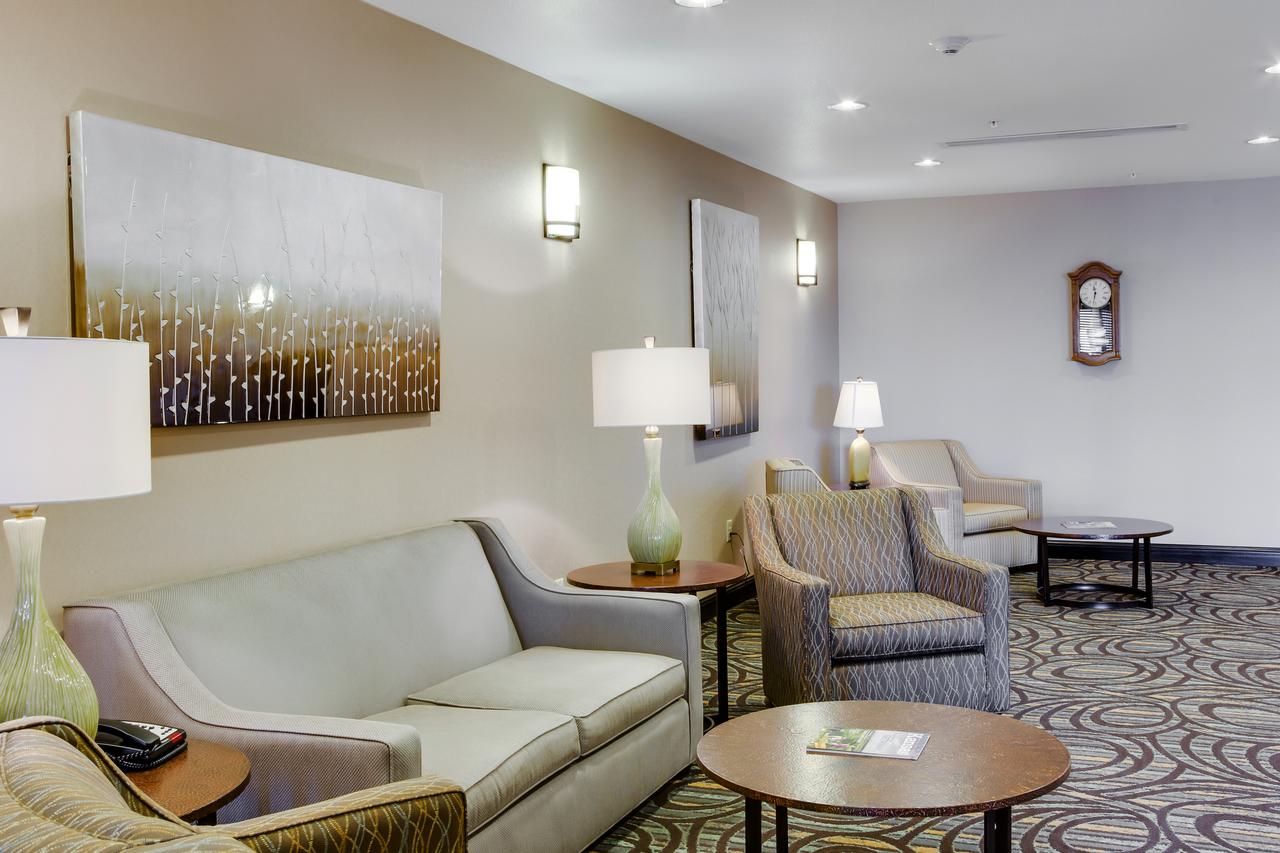Holiday Inn Express & Suites Nevada - thumb 3