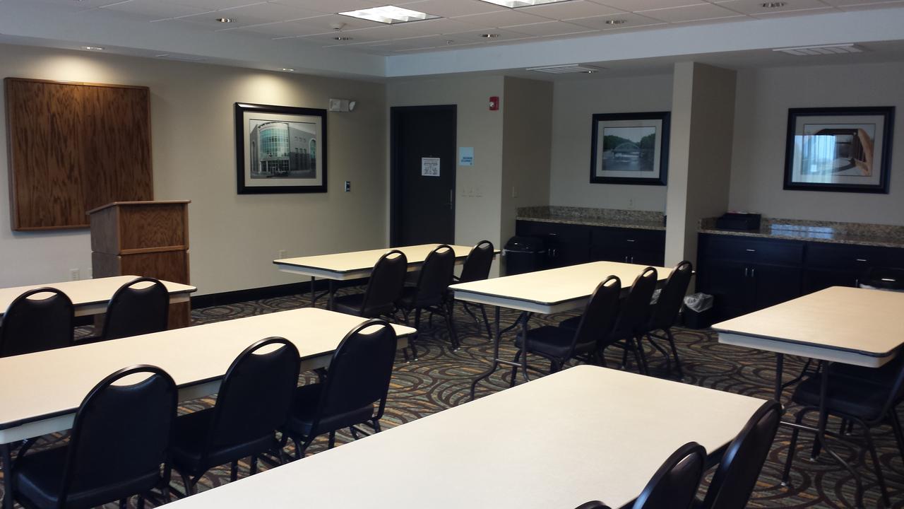 Holiday Inn Express & Suites Nevada - thumb 28