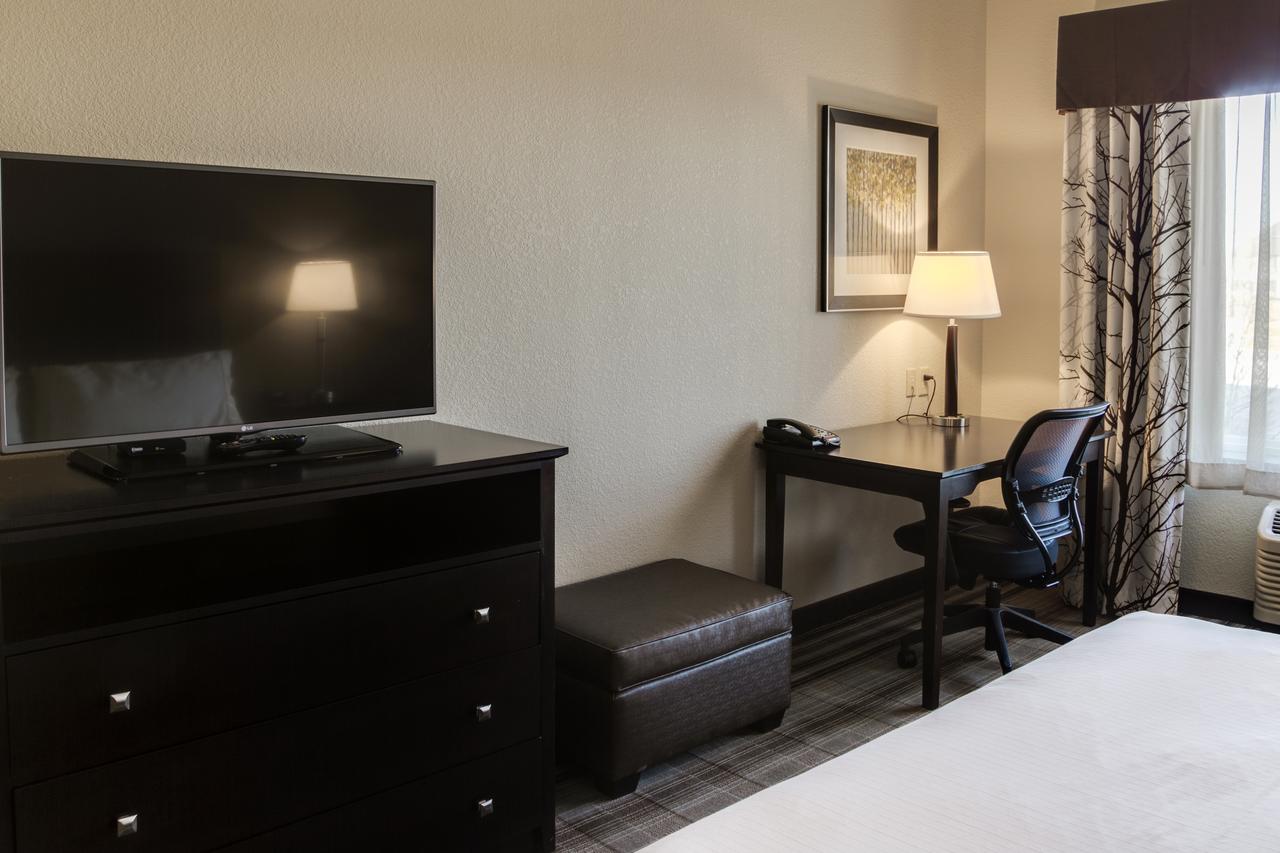 Holiday Inn Express & Suites Nevada - thumb 9