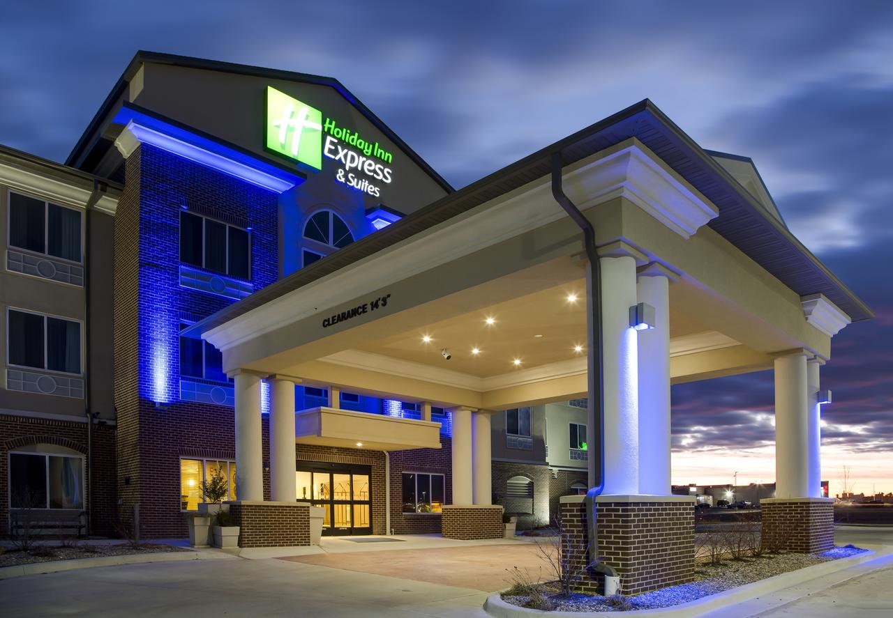Holiday Inn Express & Suites Nevada - thumb 1
