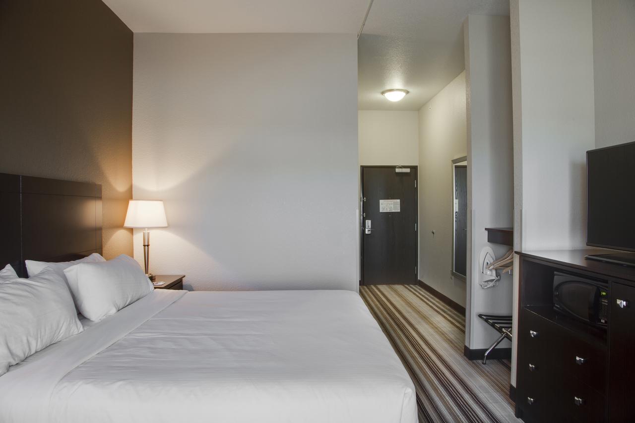 Holiday Inn Express & Suites Nevada - thumb 14