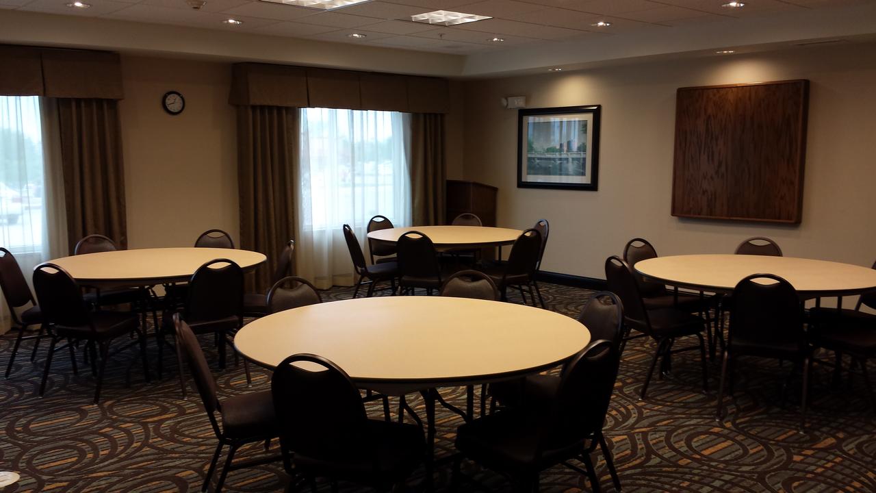 Holiday Inn Express & Suites Nevada - thumb 30