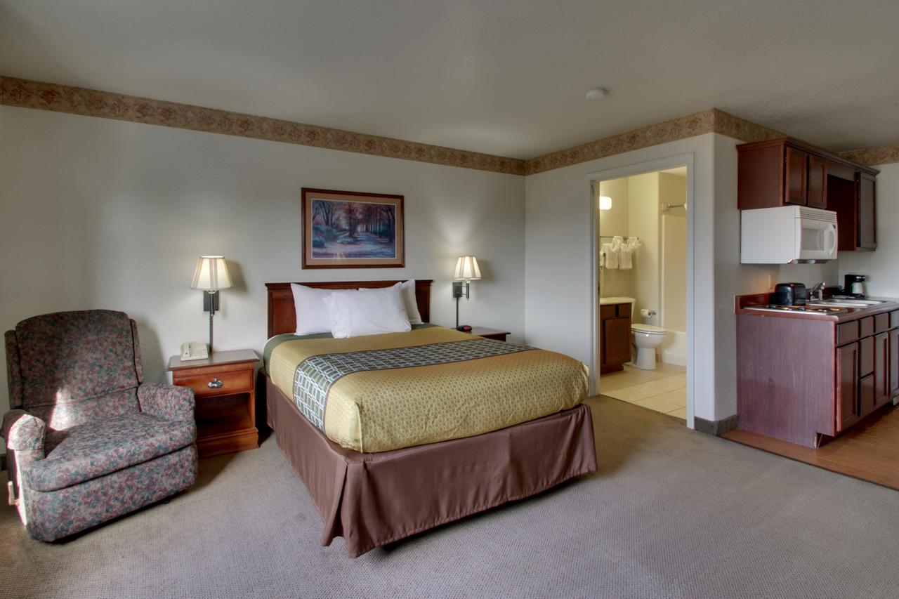 All Towne Suites - thumb 16
