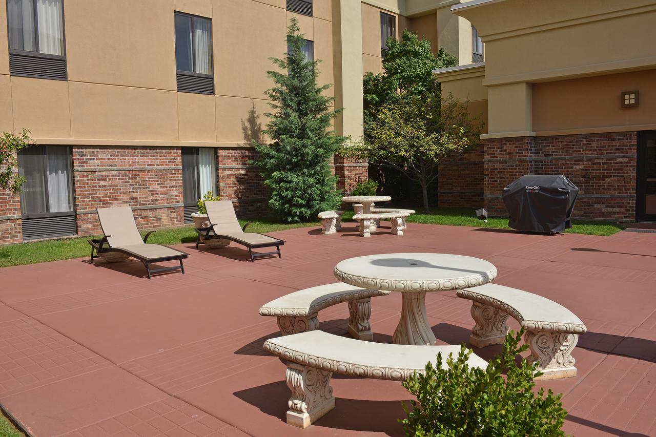 Hampton Inn & Suites Springfield - thumb 38